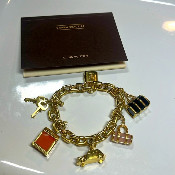 LOUIS VUITTON 2003 18KT GOLD CHARM BRACELET W/ 5 CHARMS - Picture 1 of 14